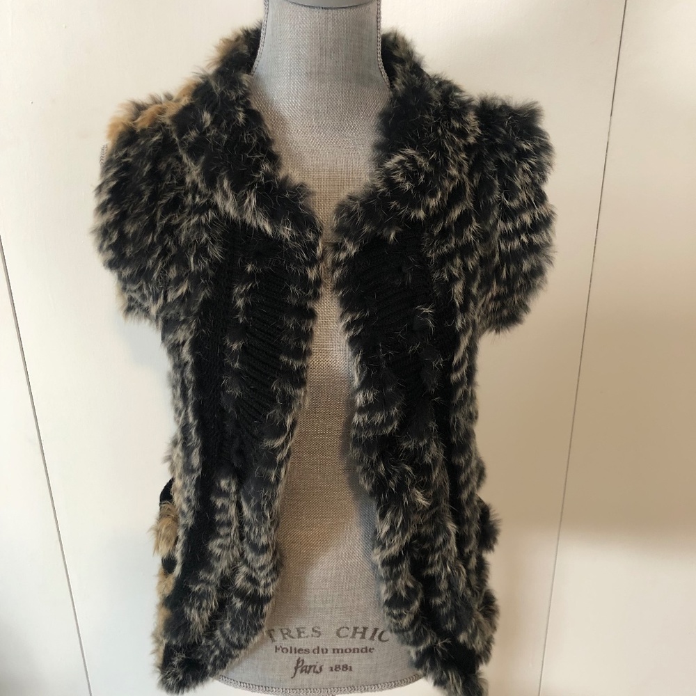 🕟 FANTAZIA FUR VEST SIZE MED